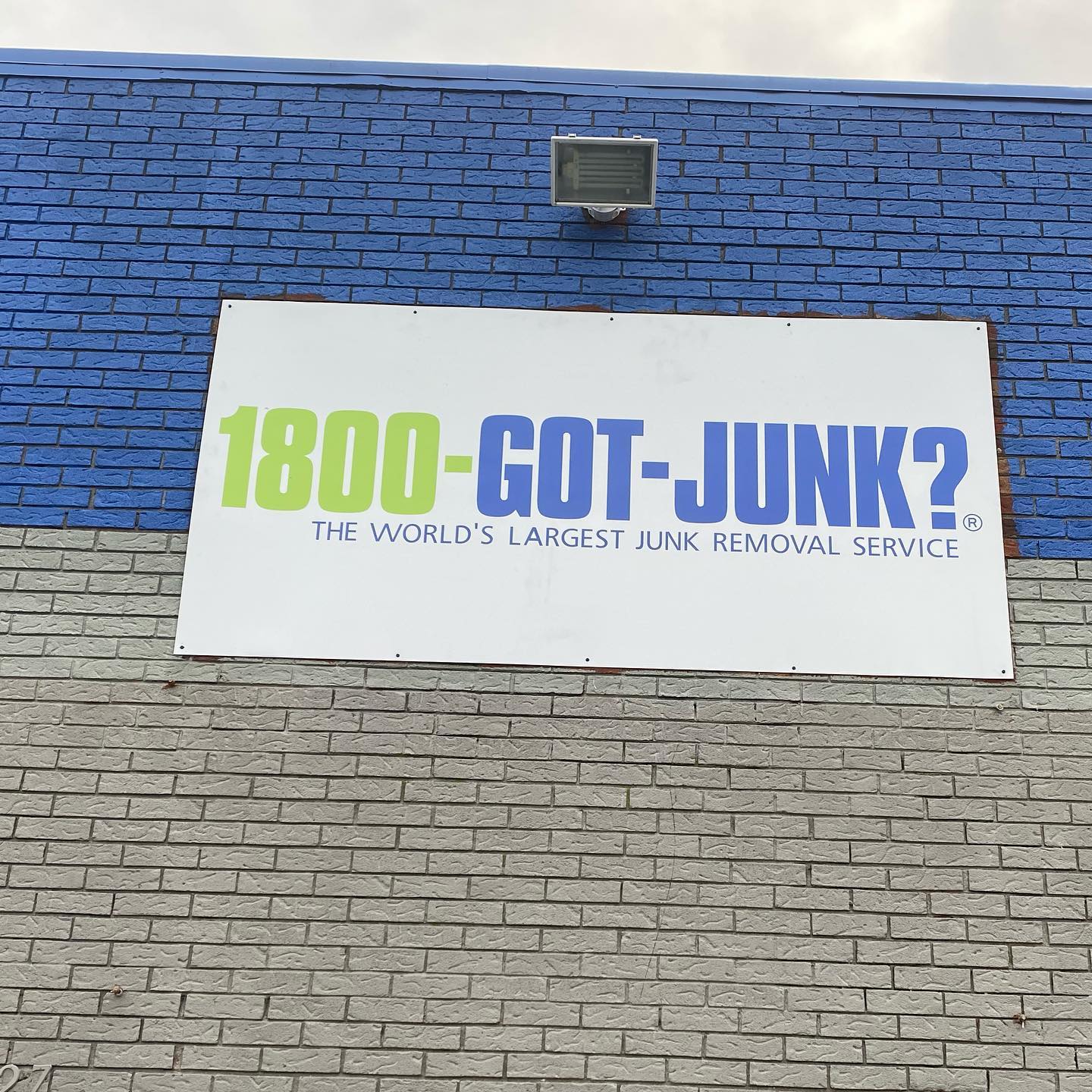 1800 Got Junk Sign